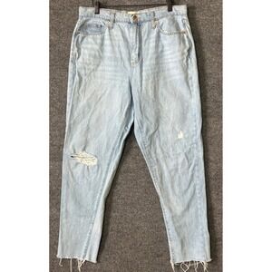 Universal Thread Womens Boyfriend Jeans Light Wash Distressed Raw Hem 6 28R